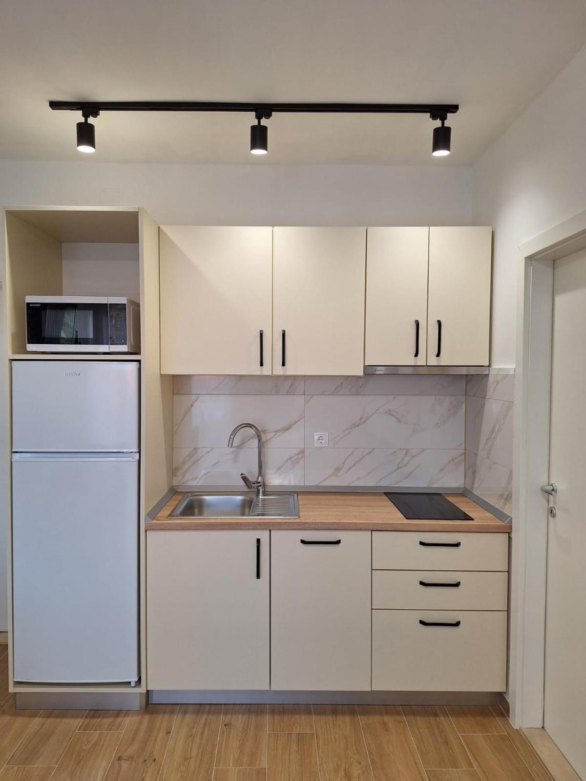 Apartmani Marino プリヴラカ エクステリア 写真