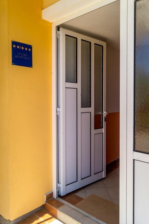 Apartmani Marino プリヴラカ エクステリア 写真