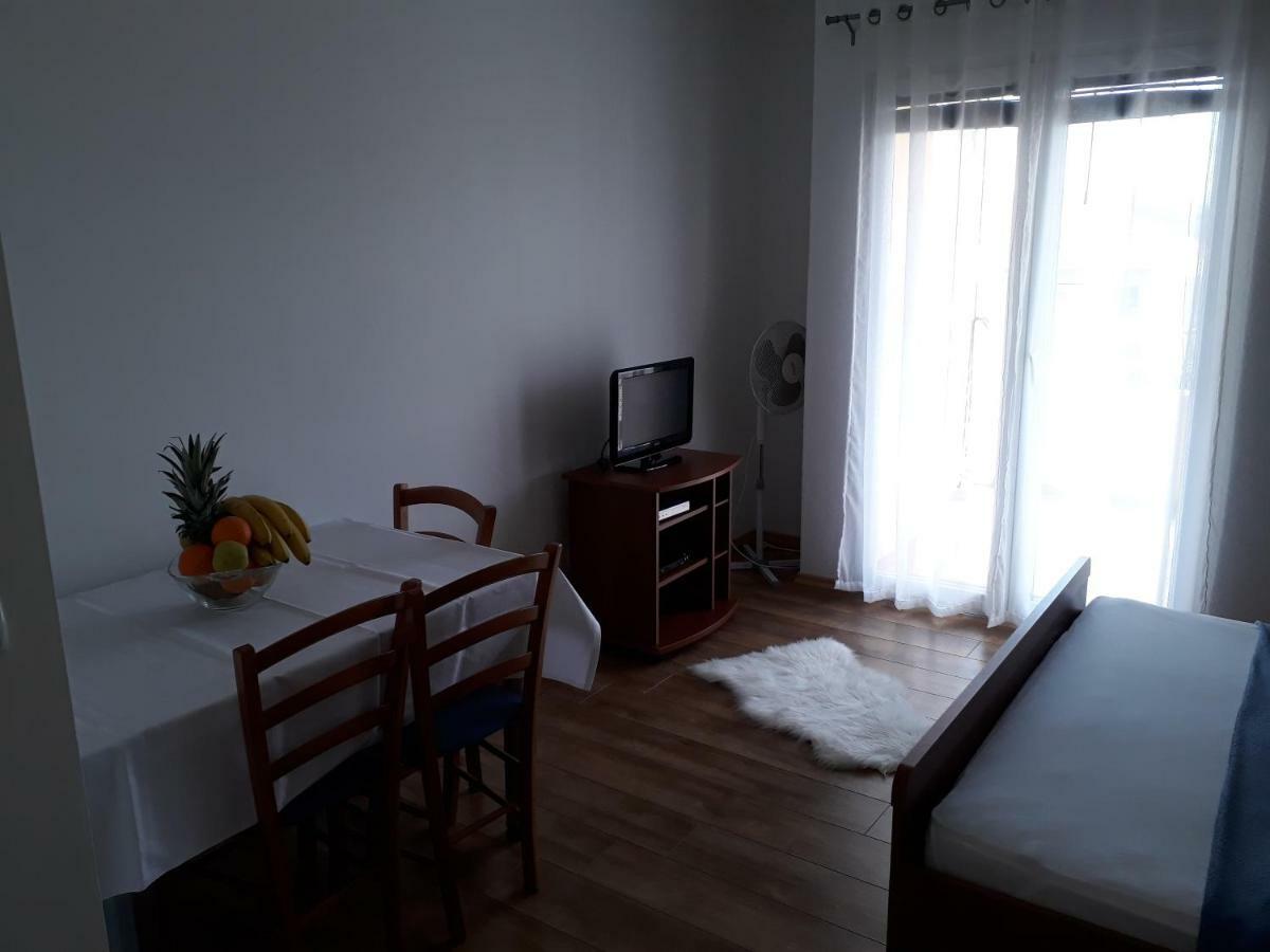 Apartmani Marino プリヴラカ エクステリア 写真
