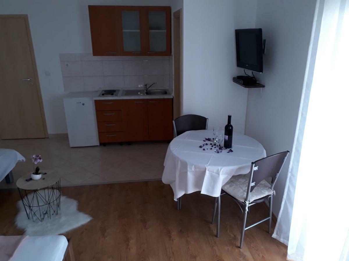 Apartmani Marino プリヴラカ エクステリア 写真